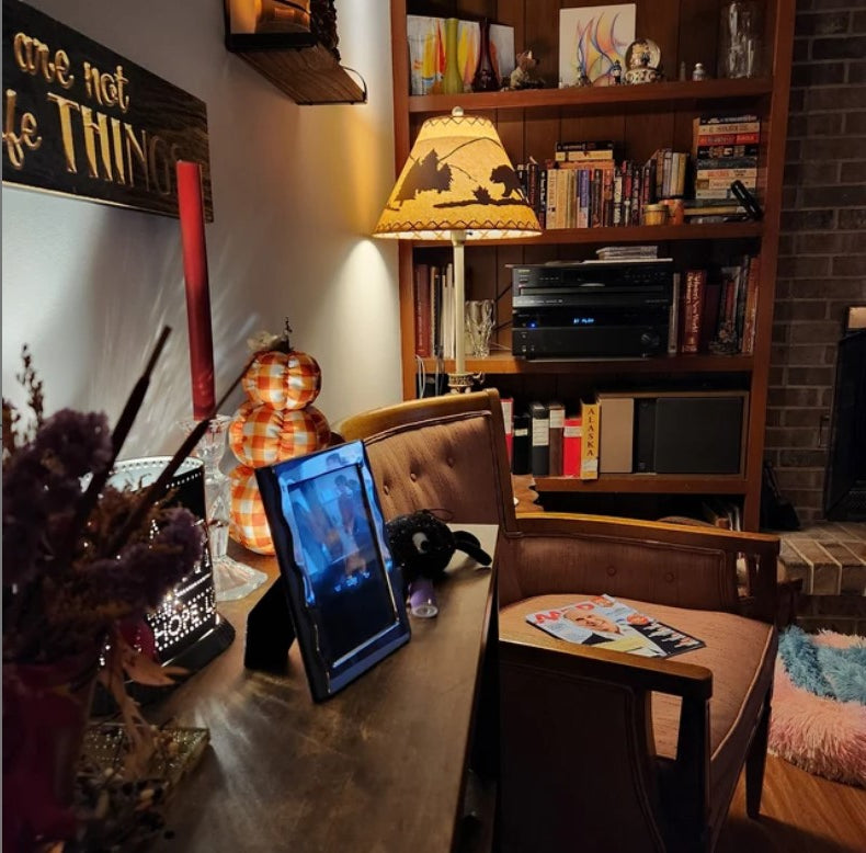 Rustic Oil Kraft Laced Scenic Lamp Shade - Bear